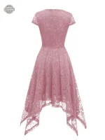 Robe victorienne avec détails floraux pour femme