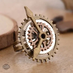 Bague steampunk ornée de motifs horlogers