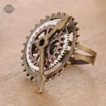 Bague Tempus Fugit alliant vintage et modernité