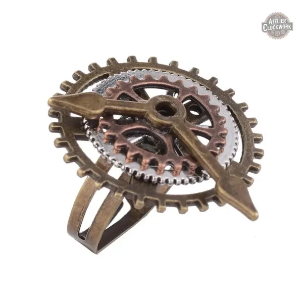 Bague Steampunk avec éléments mécaniques raffinés
