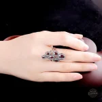 Bague artisanale en argent, grenats pour un look steampunk