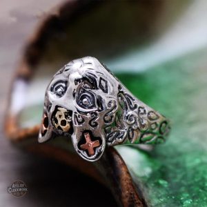 Bague chat en argent, fusion de styles passé et futur