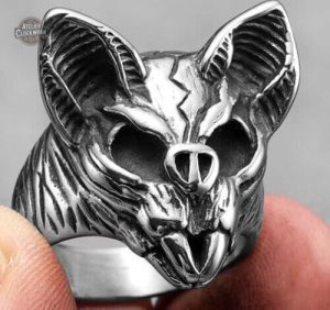 Bague homme steampunk avec design de chauve-souris