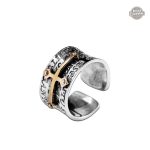 Bague Croix pour un look masculin audacieux