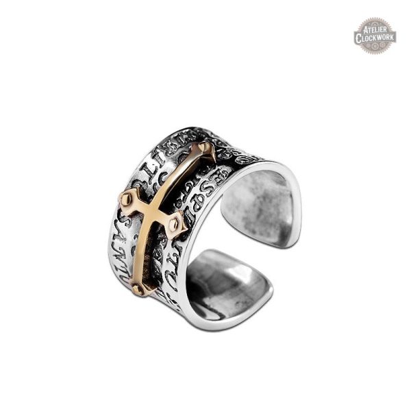 Bague Croix pour un look masculin audacieux