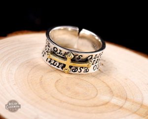 Bague croisée en argent pour un look audacieux
