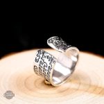 Bague argentée In Nomine Domini pour dandy