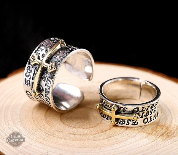 Bague avec motif croix pour un style affirmé