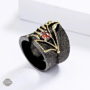 Bague gothique avec motif fissuré pour un style audacieux
