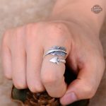 Bague argentée au style steampunk audacieux