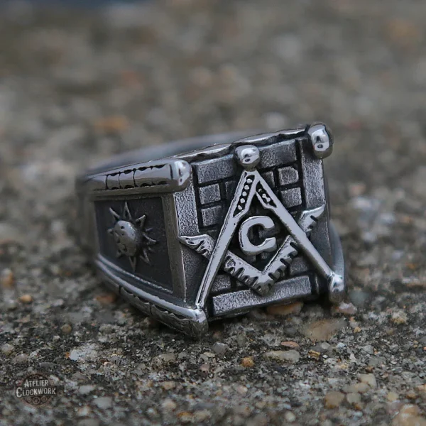 Bague à thème maçonnique - style vintage