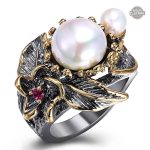 Bague gothique Black & Pearl pour femme en style steampunk