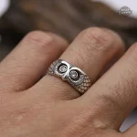 Bague argentée inspirée du steampunk