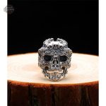 Bague Roi Liche au design unique
