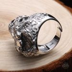 Bague argentée inspirée du style steampunk