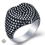 Bague audacieuse inspirée du style punk