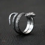 Bijou homme serpent, allure mystérieuse et chic