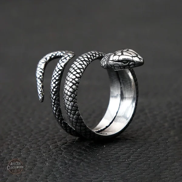 Bijou homme serpent, allure mystérieuse et chic