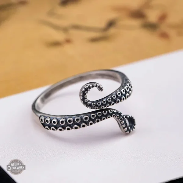 Bijou femme au design audacieux et créatif