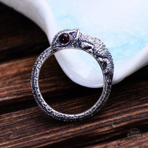Accessoire steampunk avec motif de lézard