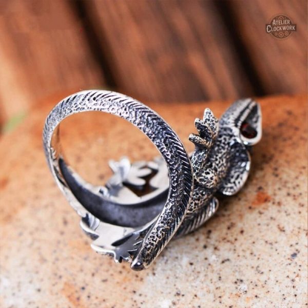 Bague unique pour homme, style dandy et audace argentée