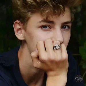 Bague élégante pour dandy moderne