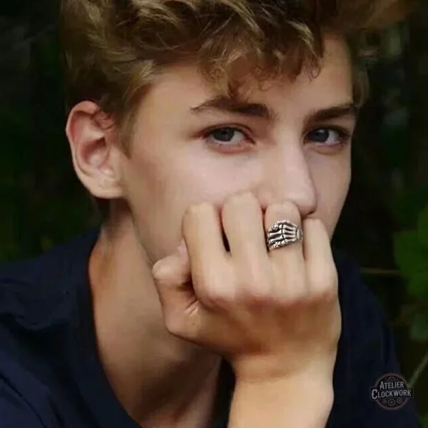 Bague élégante pour dandy moderne