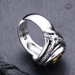 Bague argentée avec motif oeil, style dandy unique