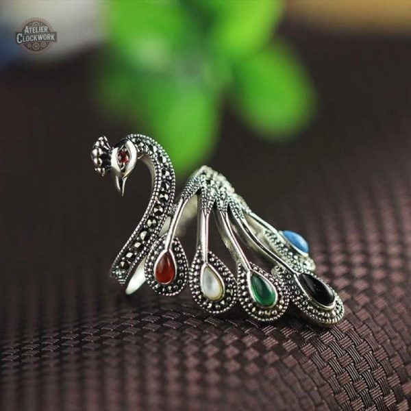 Bague argentée au design steampunk unique