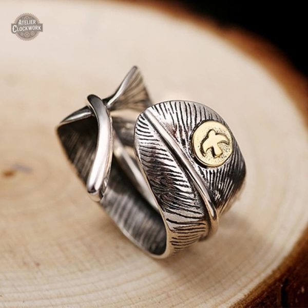 Bague argentée pour homme au design steampunk