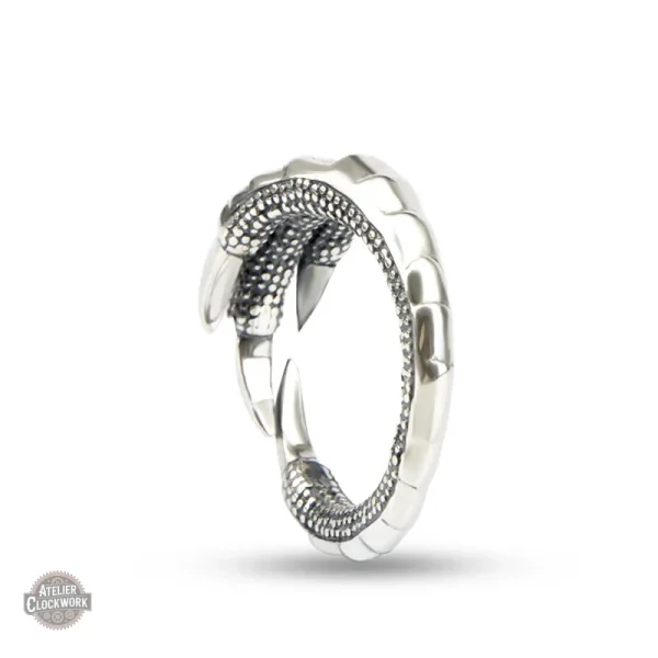 Accessoire steampunk : bague aigle en métal argenté