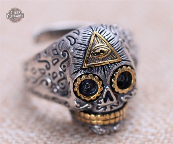 Bijou homme steampunk avec motif squelettique