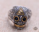 Bague squelettique pour un look dandy masculin