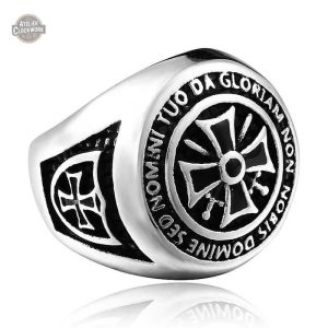 Bague dandy Templier, symbole de l'audace masculine