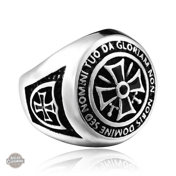 Bague Templier, un choix audacieux pour les dandys