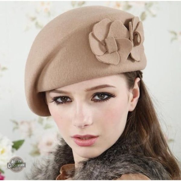 Béret élégant pour femme au style rétro