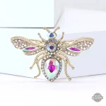Bijou broche insecte pour une touche rétro