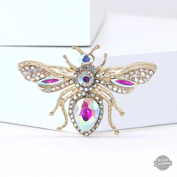 Bijou broche insecte pour une touche rétro