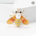 Broche insecte rétro pour une allure sophistiquée