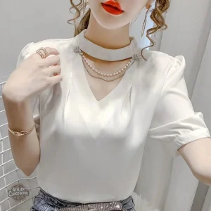 Vêtement rétro féminin jaune pour un look steampunk