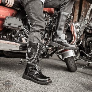 Chaussures gothiques pour homme, élégance sombre