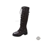 Bottes uniques alliant vintage et futurisme