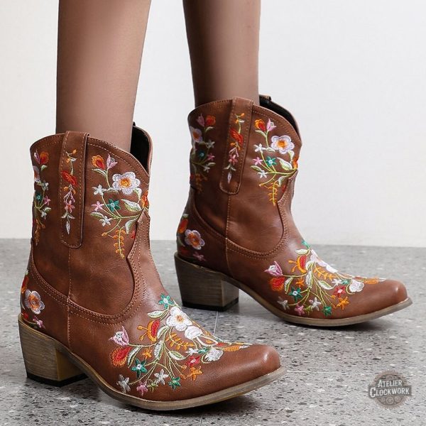 Bottines Steampunk Femme avec broderies élégantes
