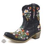 Bottines brodées, une touche steampunk pour les femmes