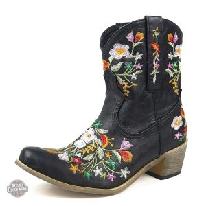 Bottines brodées, une touche steampunk pour les femmes