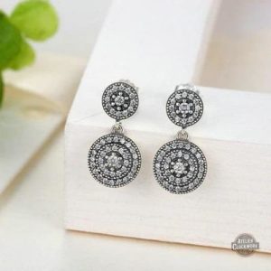 Accessoire ancien, charme victorien pour un look unique