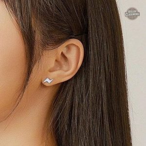 Boucles d'oreilles argentées au design éclatant