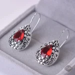 Bijou femme victorien en grenat
