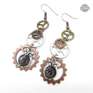 Hiboux mécaniques : élégance steampunk féminine