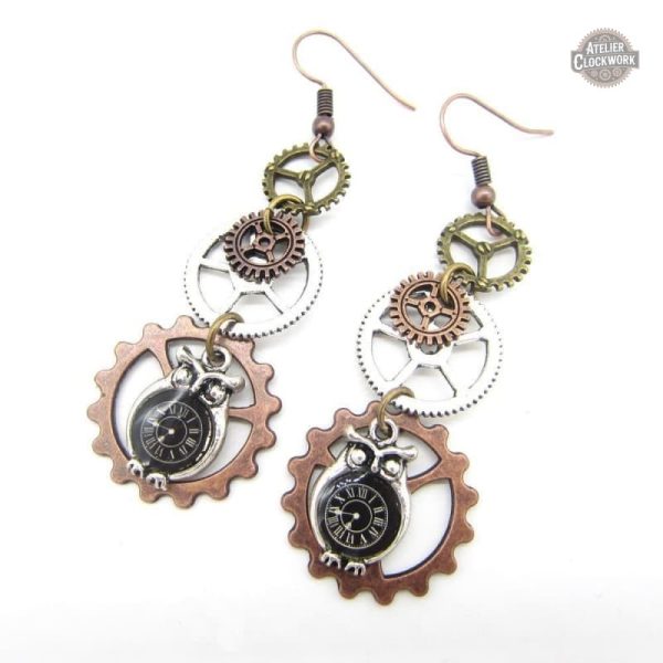 Hiboux mécaniques : élégance steampunk féminine